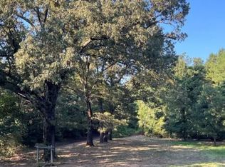 732 Scotland Rd, Winona, MS 38967