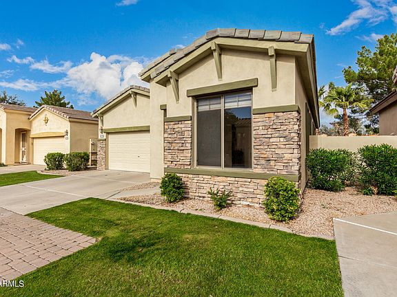 3rd image of 2044 W OLIVE Way