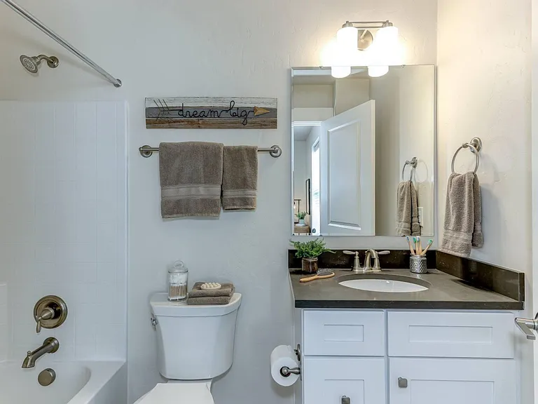 Cedar Crossing Luxury Townhomes — Photo 15