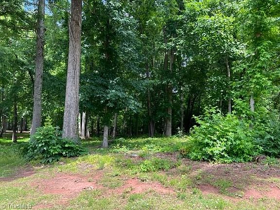 5th image of 8 Bermuda Dr #8