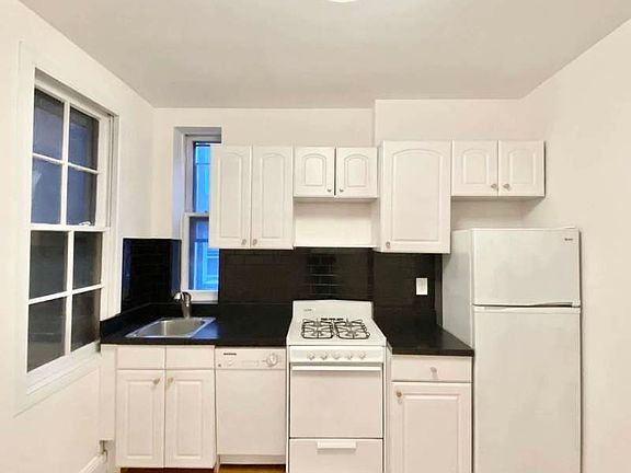 5th image of 237 W 13th St APT 12A