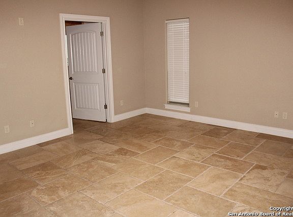 3rd image of 28866 Country Dr