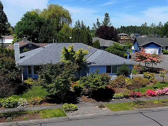 5th image of 1004 West Ct
