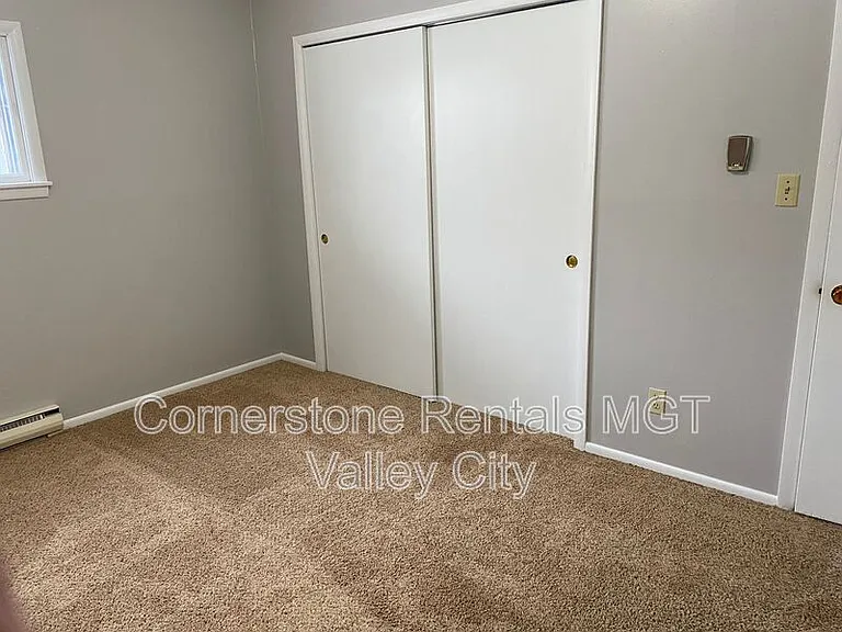 825 3rd St SW — Photo 6