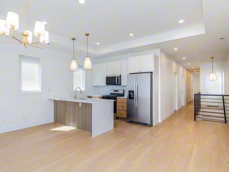 1st image of 6044 S Eberhart Ave #3A