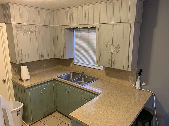 5th image of 105 Cedar Ave