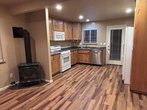 3rd image of 6322 Pine St APT 2