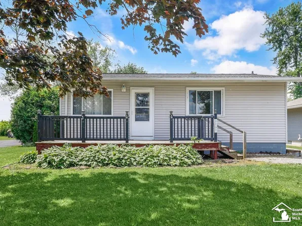 9061 Smith St, Maybee, MI 48159