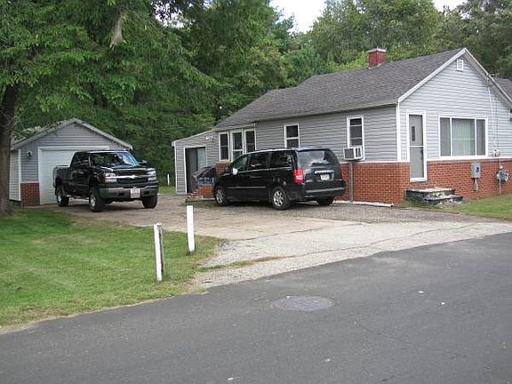 2nd image of 111 E 6th St