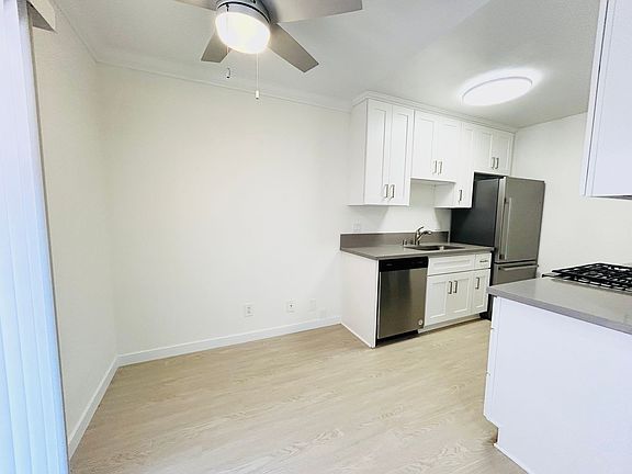 3rd image of 1726 & 1730 S Barrington Ave #30-2