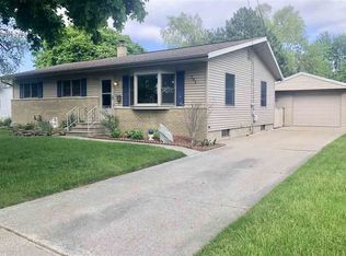 203 Burns St, Essexville, MI