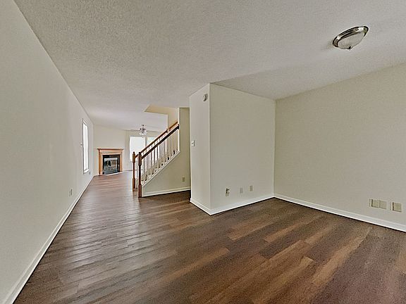 5th image of 7112 Sycamore Grove Ct