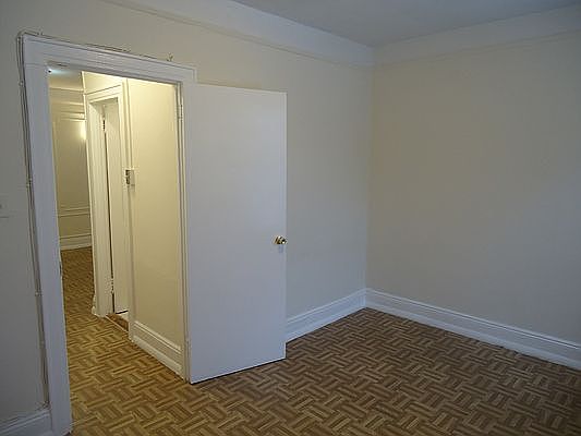 1st image of 3309 Crescent St APT 2R