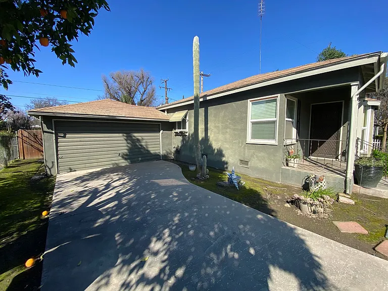 801 S Sowell St — Photo 30