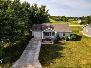 208 Navajo St, Hiawatha, KS 66434