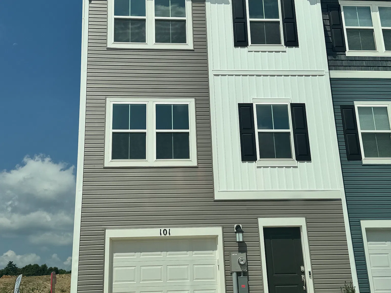 101 Milburn Dr — Photo 1