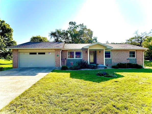 5 D Ville Pl, Hannibal, MO 63401