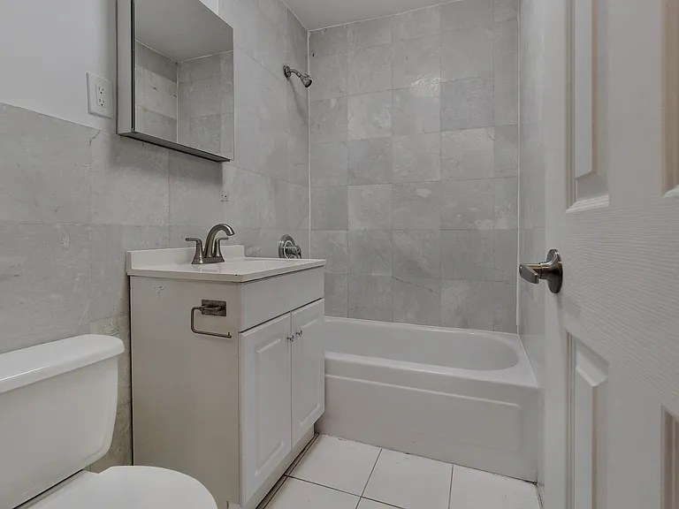 334 W 47th St #2-A — Photo 8