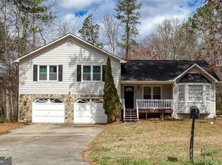 563 Presidential Dr, Dallas, GA 30157