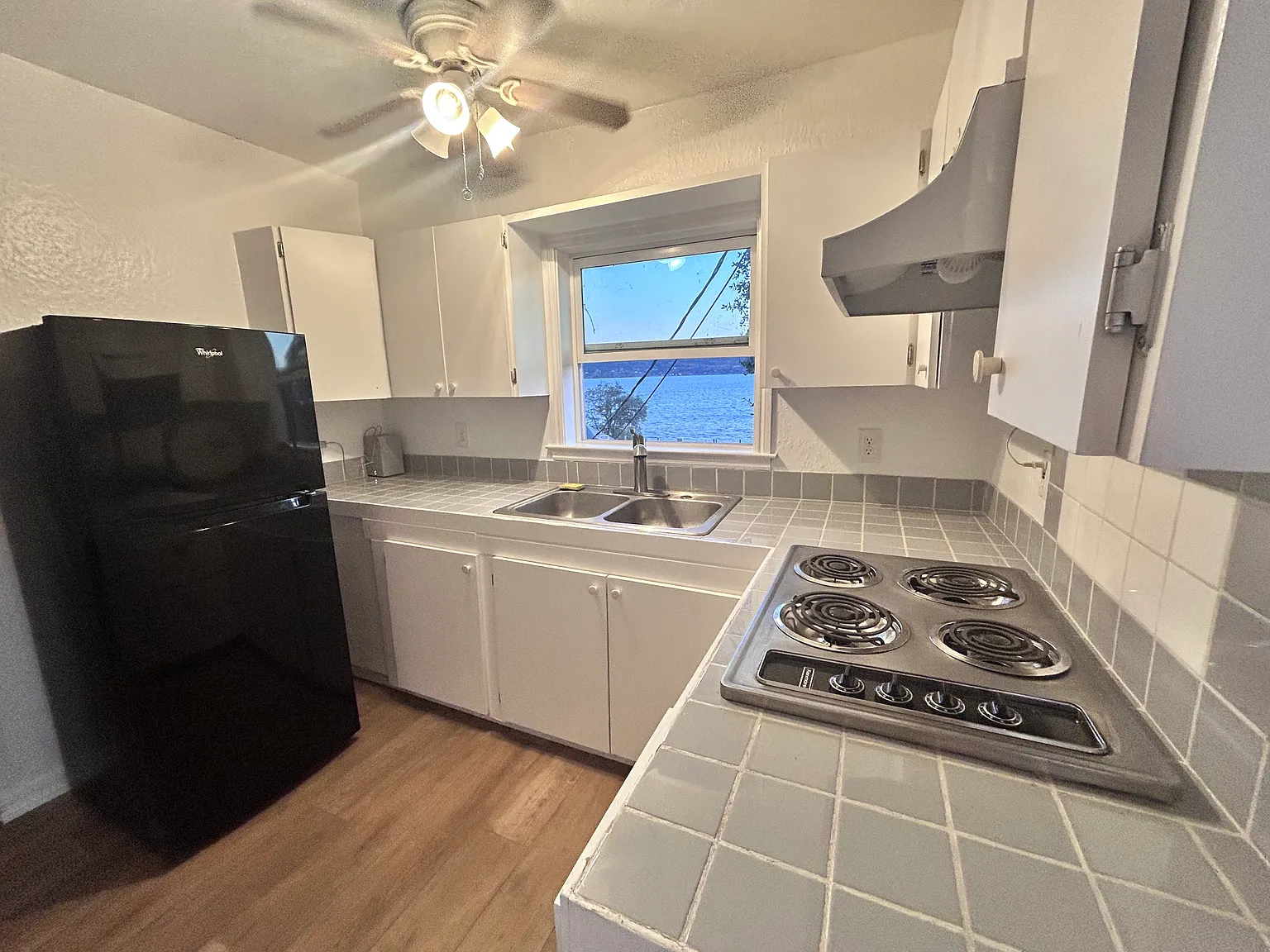 1 bed, $1,000 — Photo 2