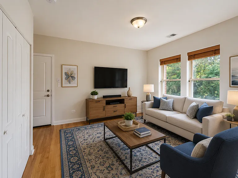 3007 N Clifton Ave #302 — Photo 3