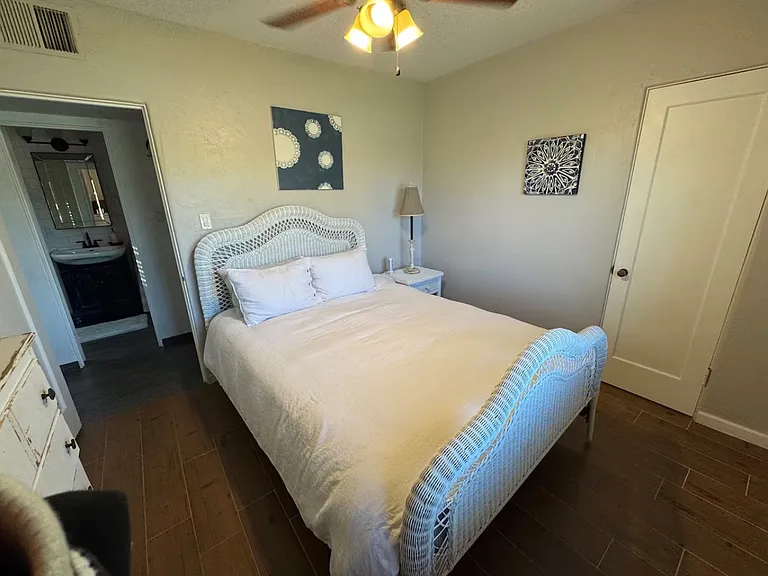 1635 E Solano Dr — Photo 15
