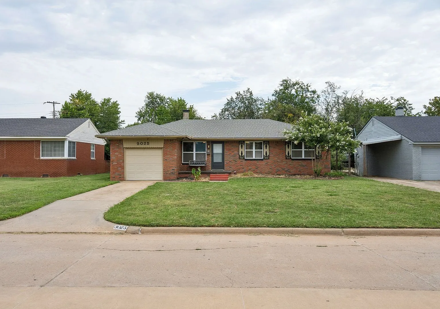 Charming 3-Bed Home with Spacious Backyard & Prime OKC Location — Photo 1