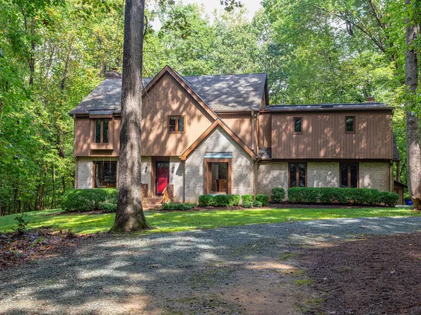 110 Ironwood Pl, Chapel Hill, NC 27514