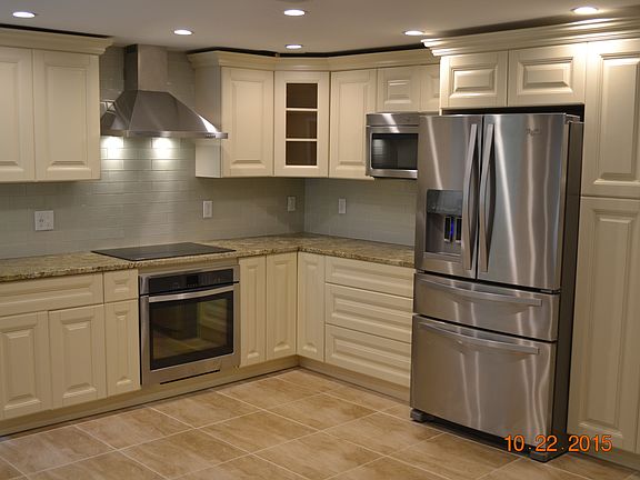 3rd image of 2408 Stafford Dr