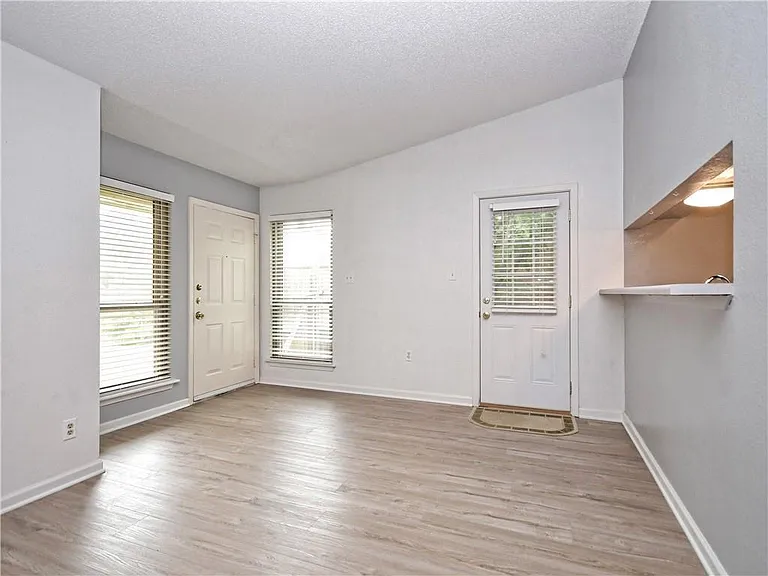 1714 Rawhide Loop — Photo 3