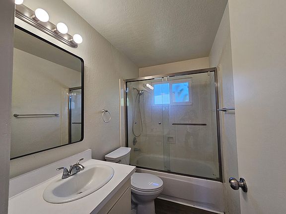 4th image of 407 E Santa Fe Ave #407