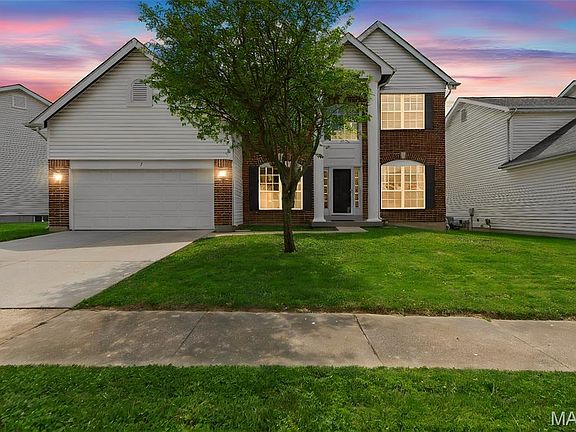 2nd image of 7 Rivermeadows Dr