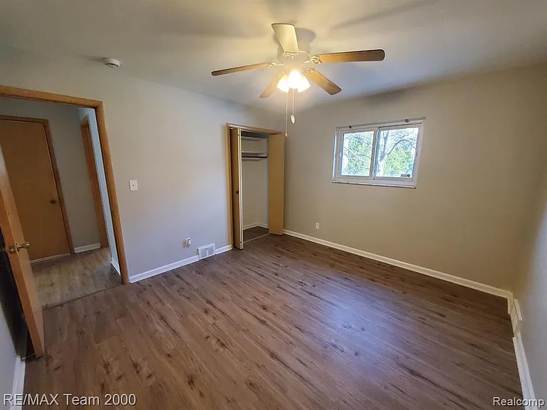 4565 Universal St — Photo 12