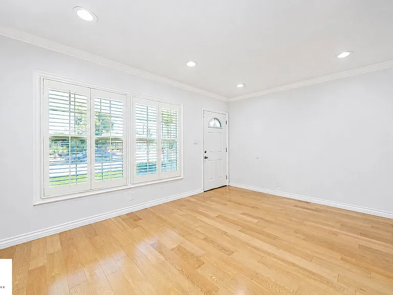 4854 Halkett Ave — Photo 16