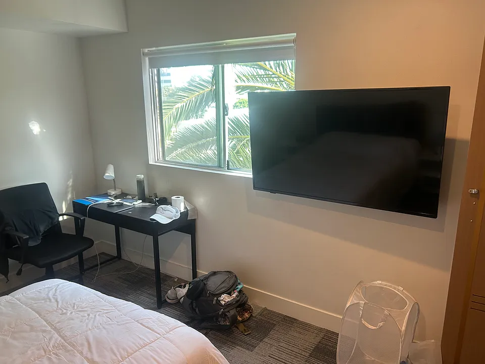 1735 N La Brea Ave #403