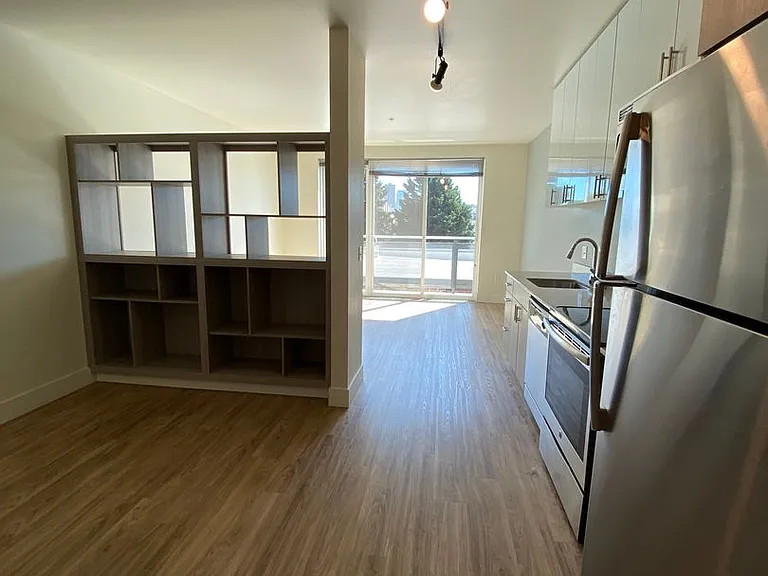 The Local 422 — Photo 17