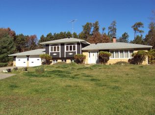 W1736 60th St, Lyndon Station, WI 53944