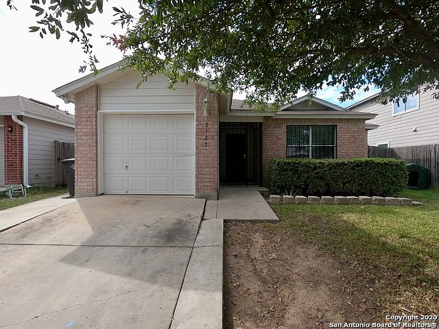 1st image of 2127 Hollow Cir