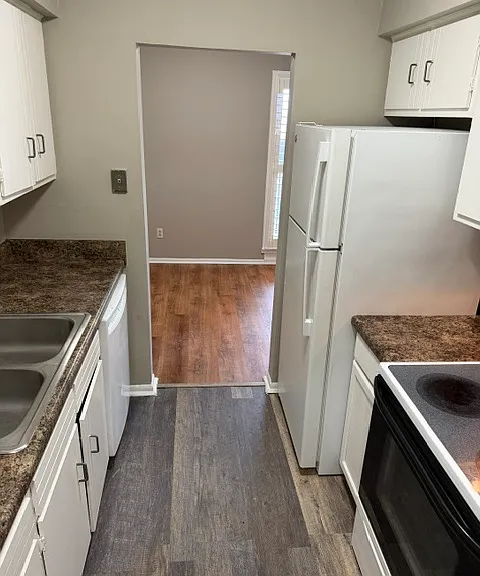 2405 Arlington Cres #A — Photo 5
