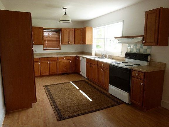 5th image of 104 Pier Pl