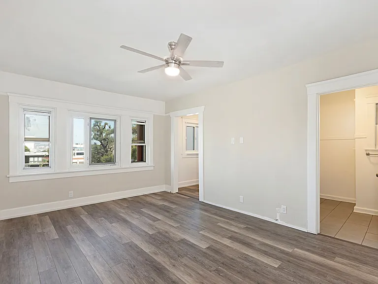 Grandview Apartments — Photo 40