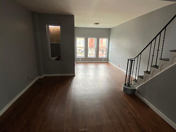 4th image of 4750 Tampa St