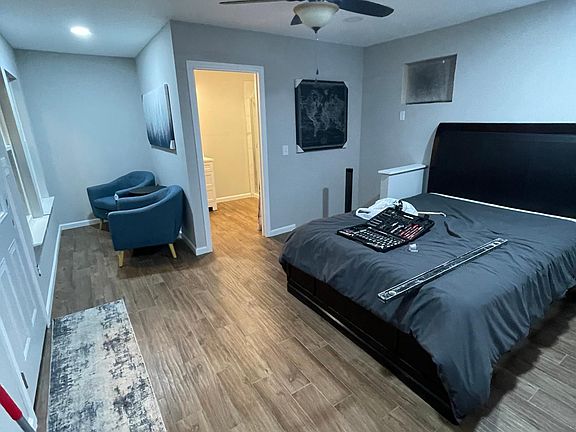 3rd image of 10030 Woodlake Dr #2