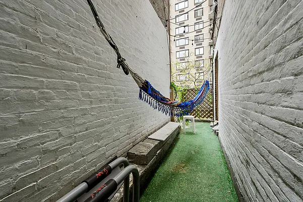 Rented by Aryeh Realty | media 17