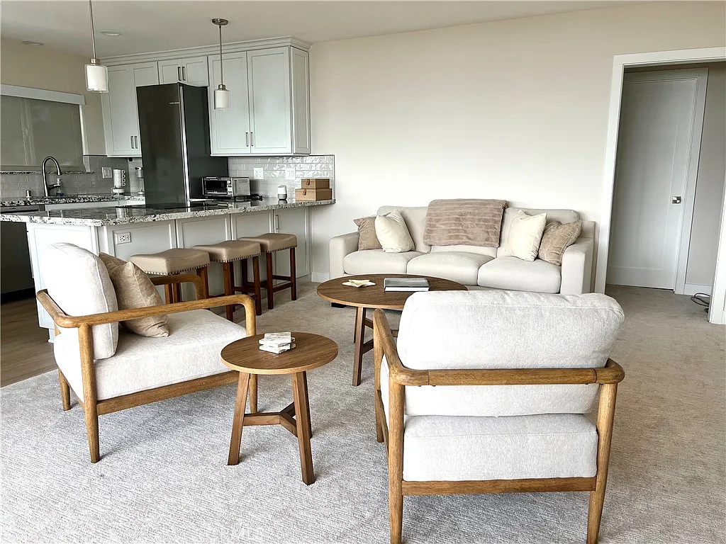 1 bed, 777 sqft, $5,500 — Photo 3