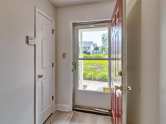 4th image of 189 Pebble Creek Dr