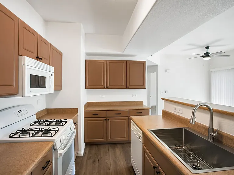 8250 N Grand Canyon Dr #1100 — Photo 13