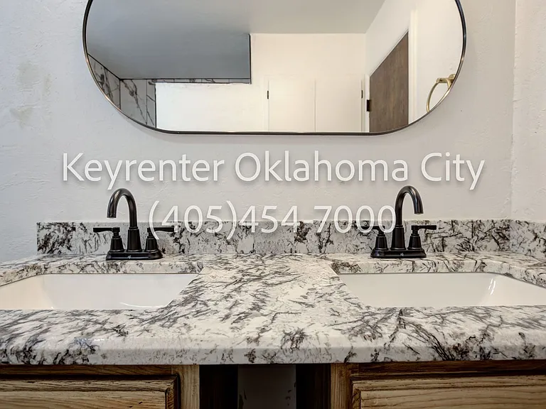 1524 Rowena Ln — Photo 23
