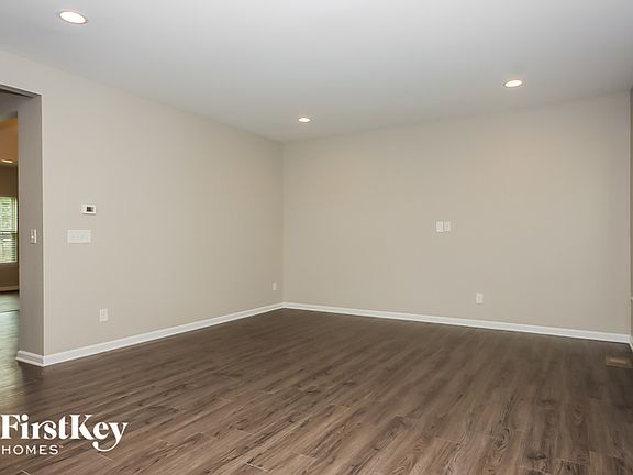 4th image of 864 Westerland Ct