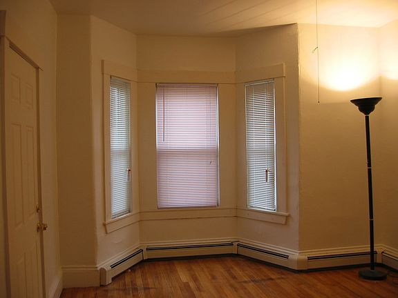 4th image of 357 Windsor St #2